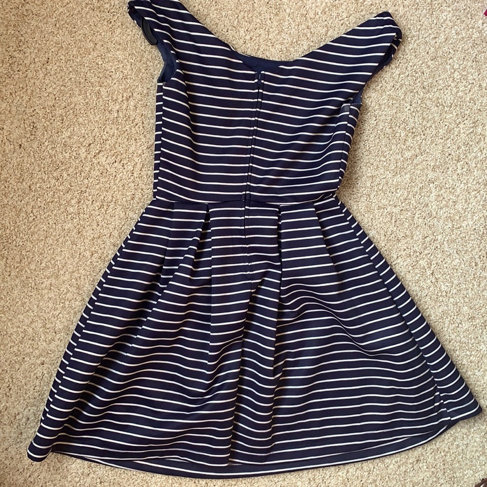 Dress - Picture 2 of 3